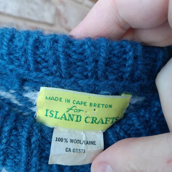 Handknit Wool Snowflake Fair Isle Sweater - Picture 2 of 7